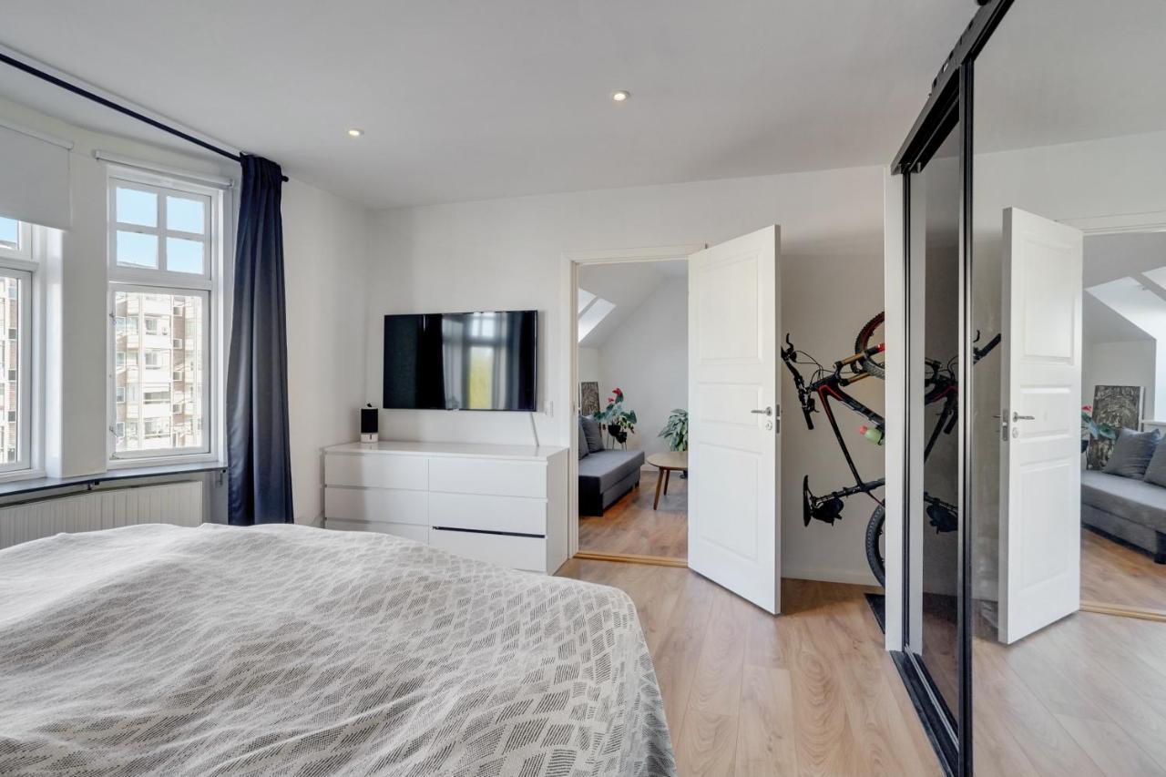 Bath Tub Penthouse In The City Aalborg Exterior foto